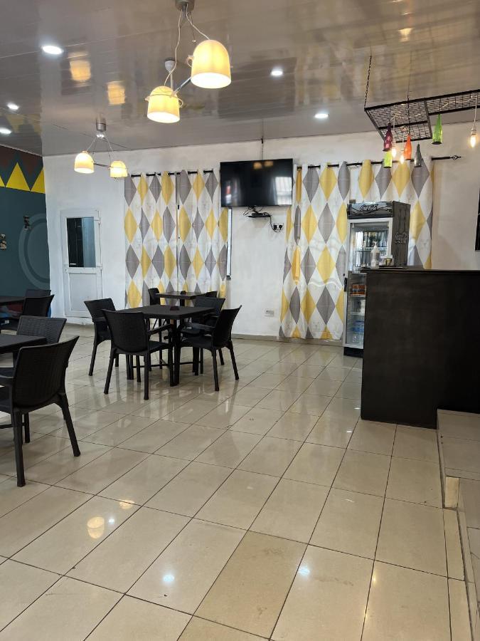 Sky Inn Hotel Freetown Extérieur photo