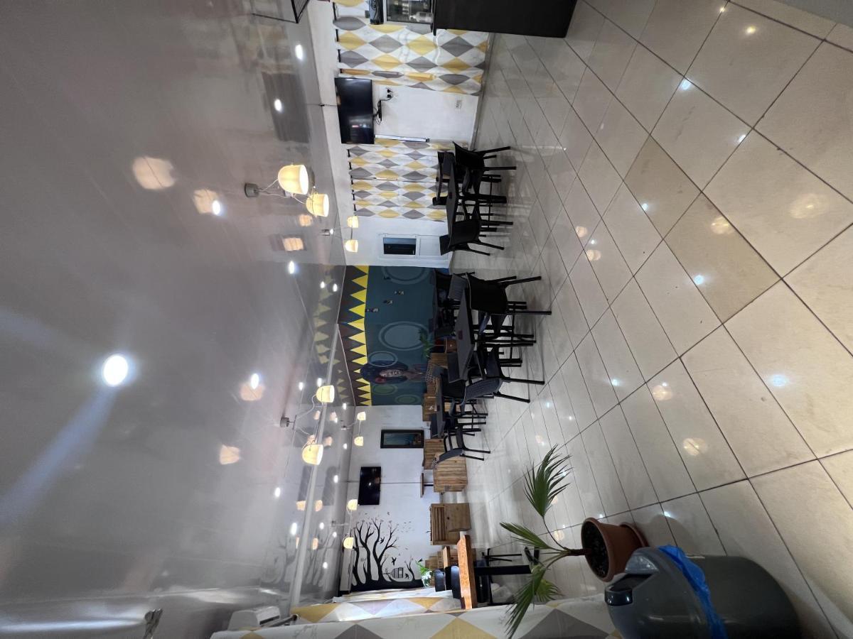 Sky Inn Hotel Freetown Extérieur photo