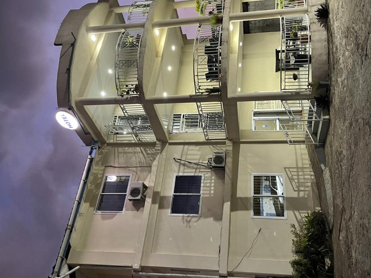 Sky Inn Hotel Freetown Extérieur photo