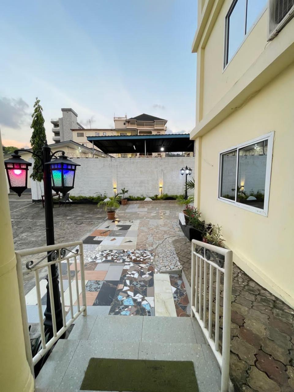 Sky Inn Hotel Freetown Extérieur photo